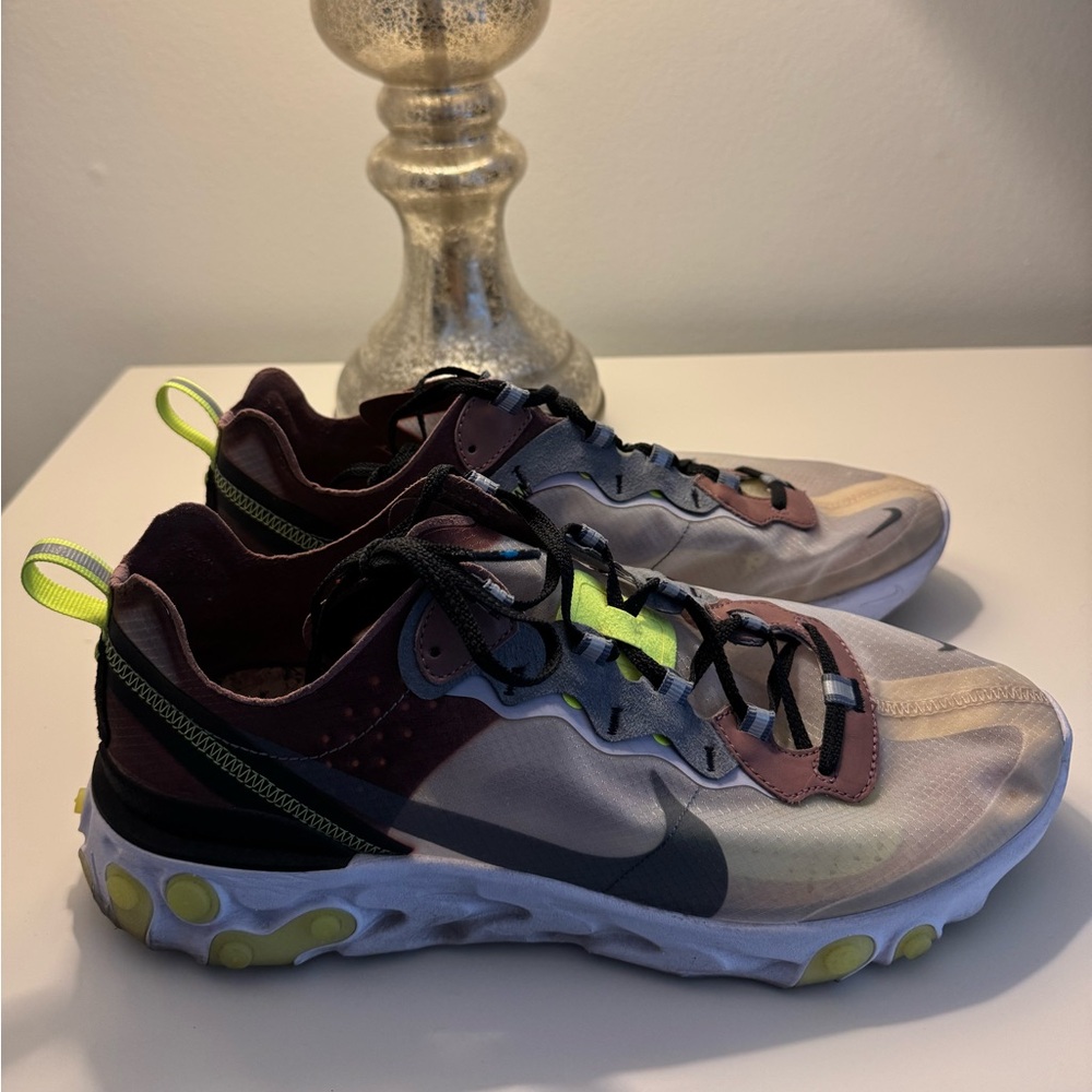 Nike React